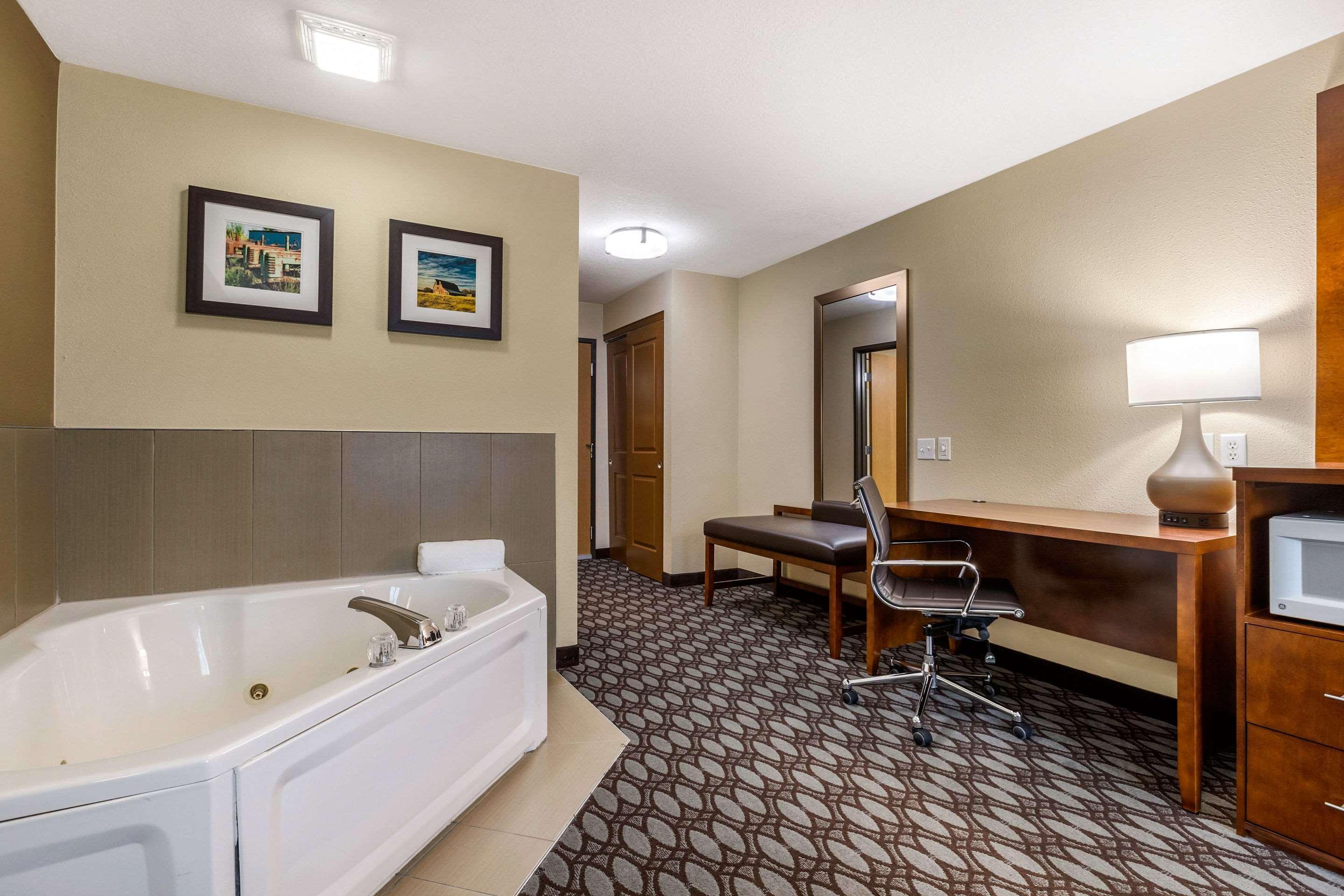 Comfort Inn Story City Buitenkant foto